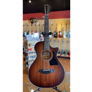 Used Taylor 362CE, w/case